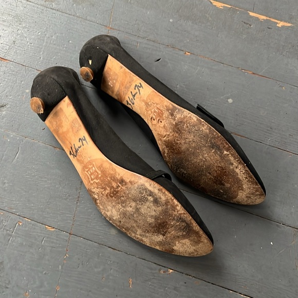 Designer Italian kitten heel suede dress shoes - Picture 4 of 6